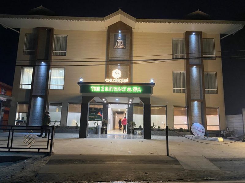 Chlorofeel The Z Retreat