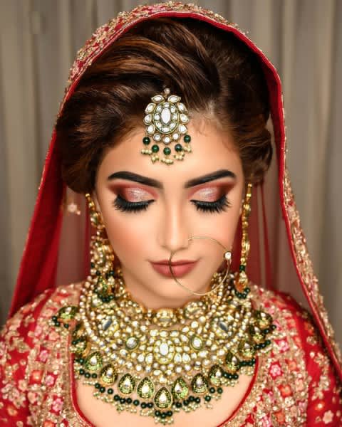Shradha Bhaladaare Makeup