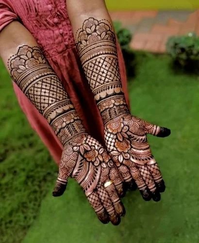 VANSHIKA Mehandi Art