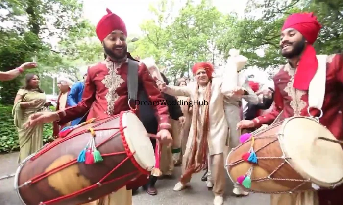 Best Baarat on Wheels Setup Band